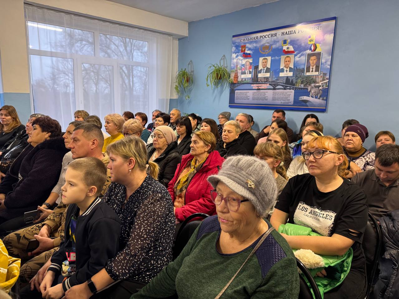 Артезианские скважины, ровные дороги и уличное освещение появились в энгельсских селах в 2025 году